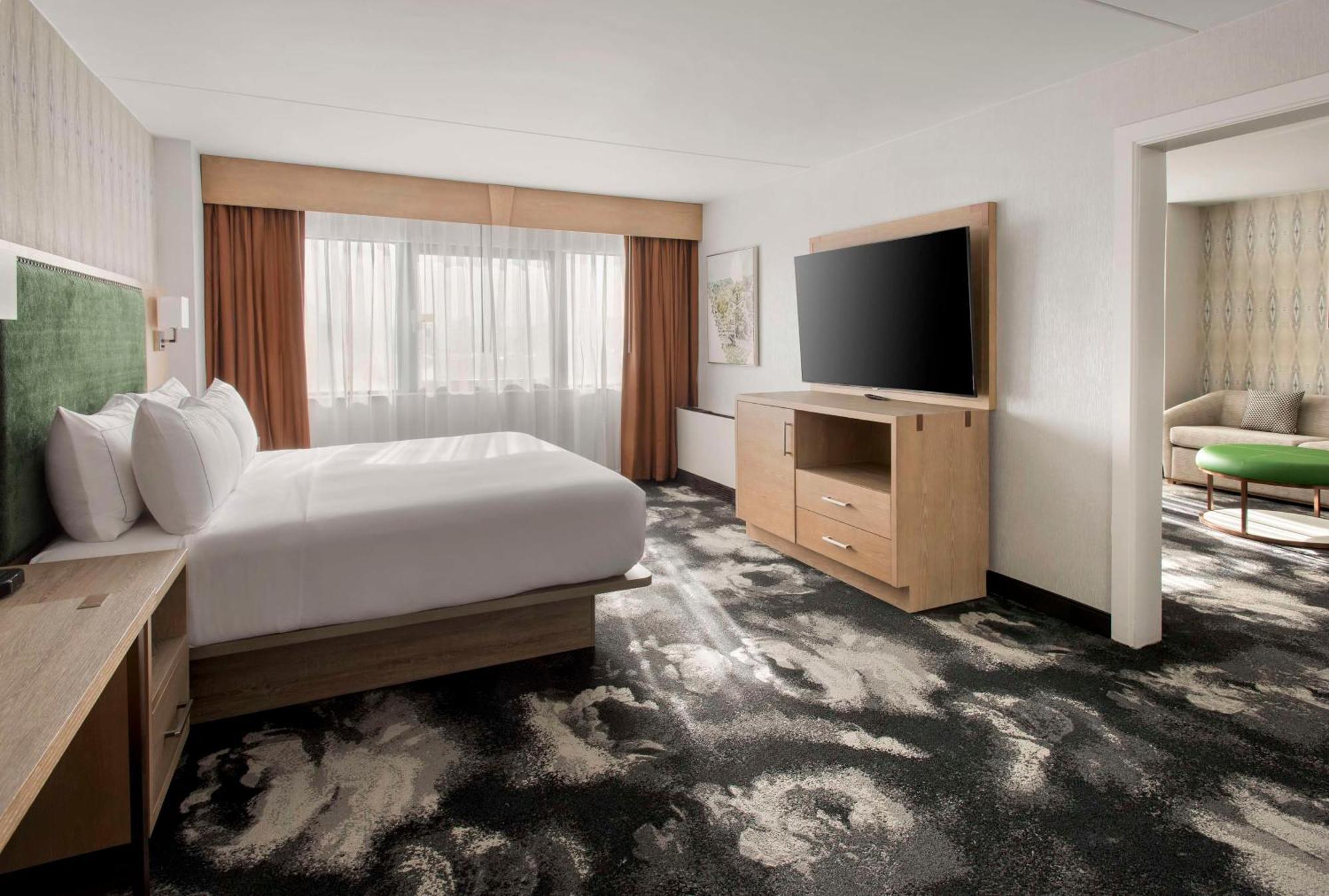 Hotel Doubletree By Hilton Poughkeepsie Esterno foto