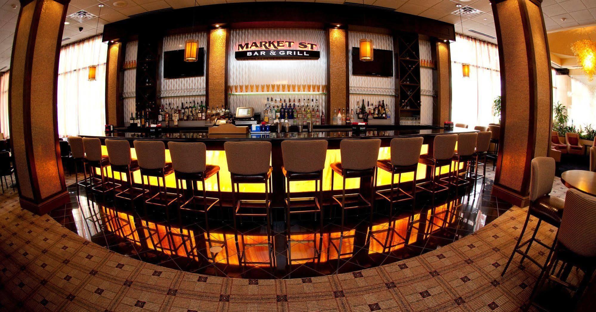 Hotel Doubletree By Hilton Poughkeepsie Esterno foto
